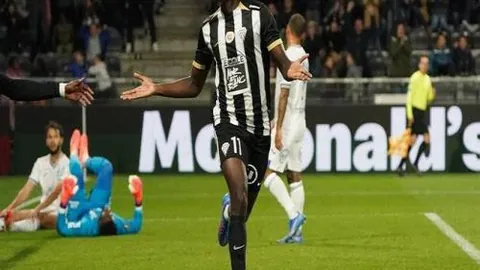 全红婵18岁成就三金，逆势崛起入985名校，感慨奥运巅峰不再